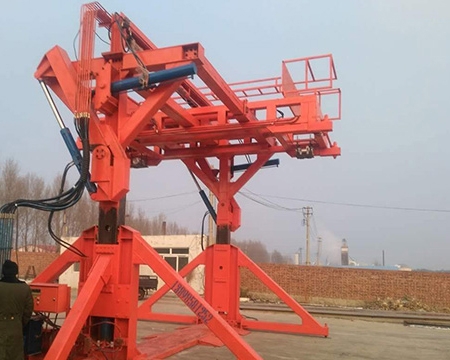 集裝箱翻轉(zhuǎn)機